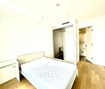 Stylish & Modern Furnished 2-Bedroom Apartment in Prime Zetland Loc... - Photo 4