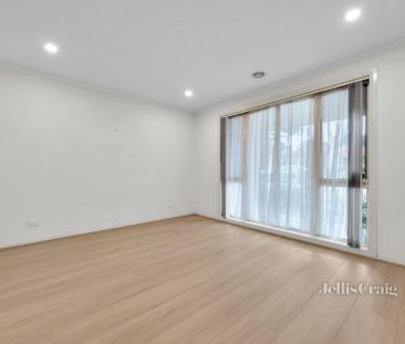 10 Chauncy Way, Lynbrook - Photo 5