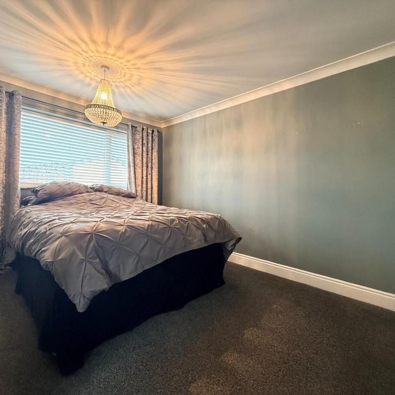 3 bedroom semi-detached house to rent - Photo 1