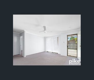 Duplex in super handy location! - Photo 1