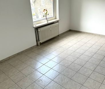 Frisch renovierte Wohnung mit Balkon in der Nähe des Gräfrather Marktplatzes - Photo 2