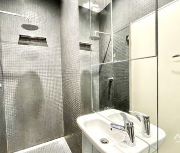 Prime Newtown Living – Stylish Terrace in Unbeatable Locatio - Photo 5