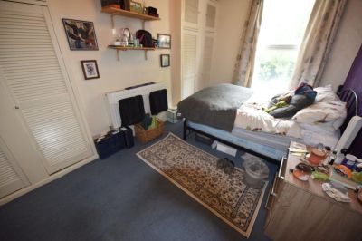 1 bedroom Flat in Victoria Road, Leeds - Photo 5