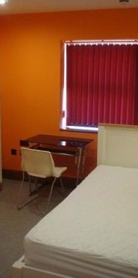 Stunning 6 Double Bedrooms with 6 En-Suites - Photo 1