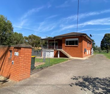 Great Home with Teenagers Retreat! - Photo 3