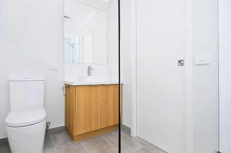 2/126 Victoria Road, Northcote VIC 3070 - Photo 3