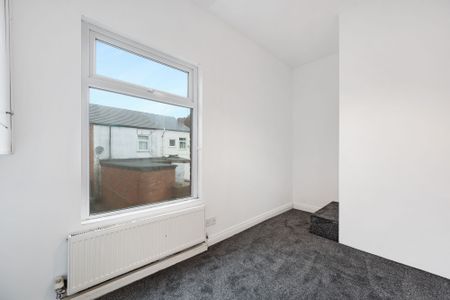 2 bed terraced house to rent in Beech Street, Manchester, M27 - Photo 5