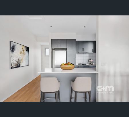 2/17 Eileen Street, Hadfield, Vic 3046 - Photo 2