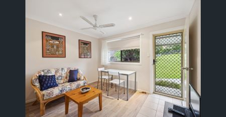 One bedroom flat with utilities & lawn mowing included - Photo 2