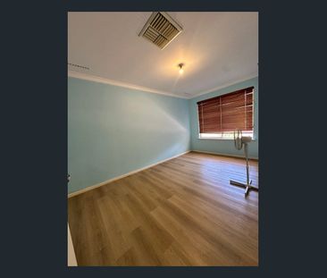 Spacious 4-Bedroom Family Home in Kelmscott - Photo 5