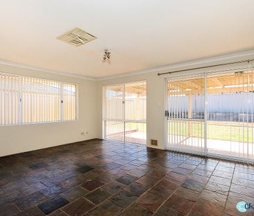 LARGE FAMILY HOME 5 MINUTES FROM THE BEACH! - Photo 2