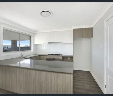 Modern Three Bedroom Home in Prime Narellan Location - Photo 3