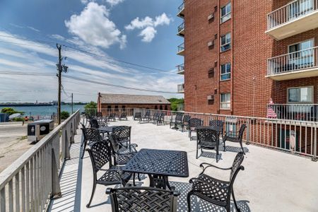 Derby Lane Apartments - Photo 5