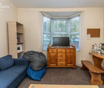 6 bedroom terraced house to rent - Photo 3