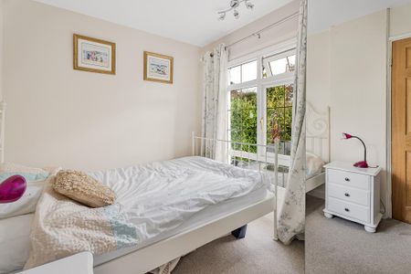 3 bedroom semi-detached house to rent - Photo 5