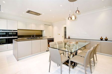 Beautiful four bedroom home in the heart of Kensington. - Photo 4