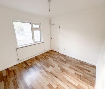 2 bedroom detached bungalow to rent - Photo 5