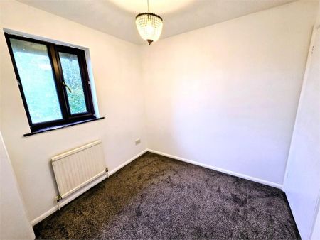 2 bedroom end of terrace house to rent - Photo 2