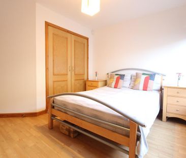 3 bedroom flat to rent - Photo 2