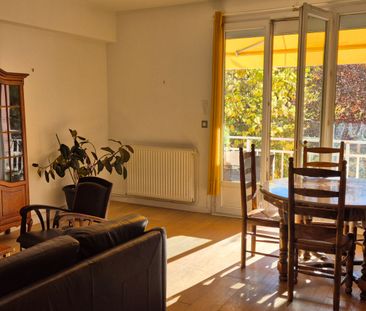 T3 Meublé de 85 m² avec balcon et loggia - secteur CORUM, - Photo 4