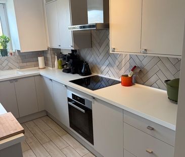 2 Bed Flat, Greenwich, SE10 - Photo 1