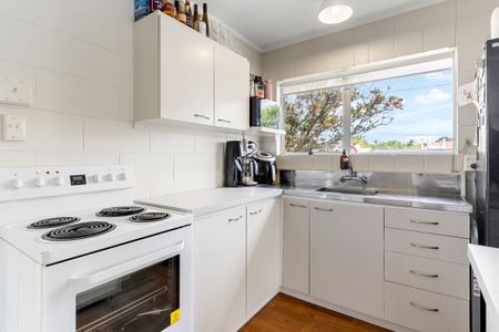 Harbour & Bridge Views - Unbeatable Location - Photo 4