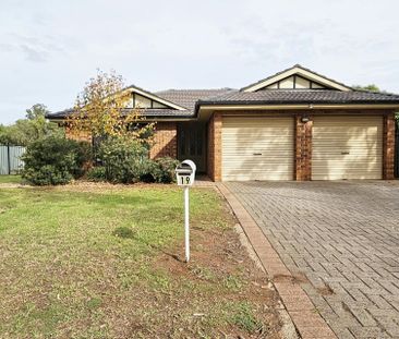 Well-appointed four-bedroom family home - Photo 2