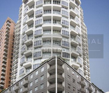 One-Bedroom Apartment In Heart of City Plus One Car Space - With To... - Photo 1