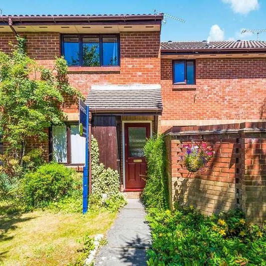 Broad Hinton, Twyford, Reading, RG10 - Photo 1