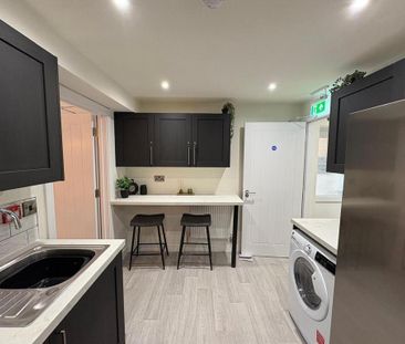 1 bedroom in a house share to rent - Photo 6