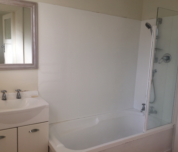 Pretty 3 Bedroom Family House in Ilam/Fendalton - Photo 5