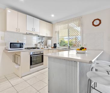 Beautiiful family Home - Photo 2