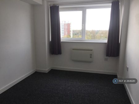2 bedroom flat to rent - Photo 3