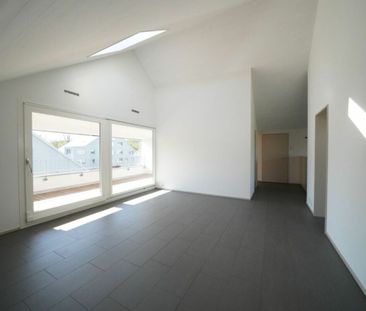 Heimelige Dachwohnung mit spannendem Grundriss - Photo 1