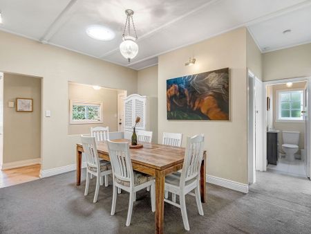 Modern Character - Photo 5