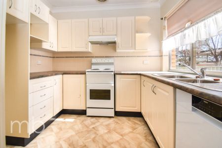 Neat Sweet & Complete - Photo 4