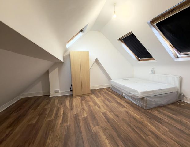 1 bedroom in a flat share to rent - Photo 1