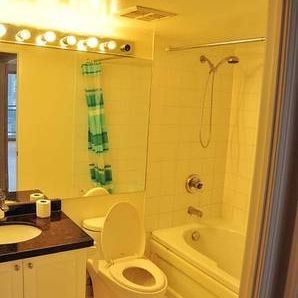 Yonge/Sheppard-Penthouse spacious 2Bdrm+Den 2Bath 1Parking 1locker. - Photo 4