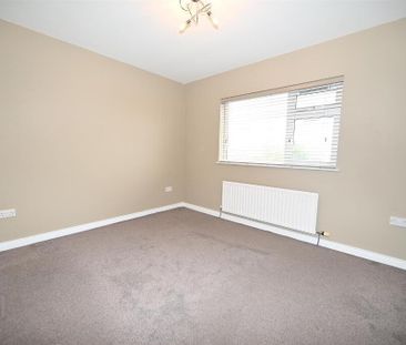 60 The Green, Dunmurry, Belfast, BT17 0QA - Photo 4