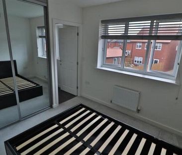 3 bedroom house to rent Watergrove Crescent, Great Sankey, Warringt... - Photo 2