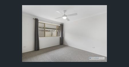 Centrally located in Banora Point, this villa provides easy, comfortable living. - ALL OPEN HOMES ARE IN NSW TIME - Photo 3