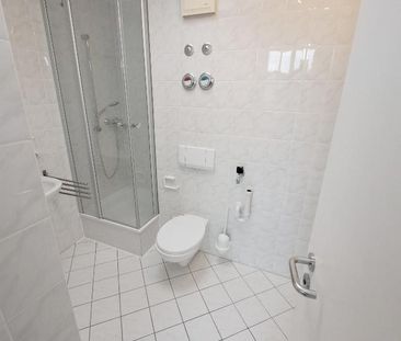 ** 2-Zimmer-Whg. mit Dachterrasse, Einbauküche und Tageslichtbad ** - Foto 3