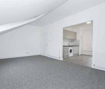 Worthing Central, Worthing - Photo 1