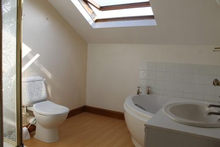 2 bedroom terraced house to rent - Photo 4