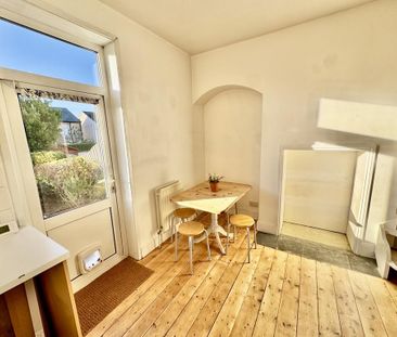 2 bedroom end of terrace house to rent - Photo 4