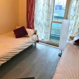 3 bedroom flat to rent - Photo 2