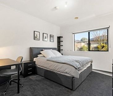 Clayton - Photo 3