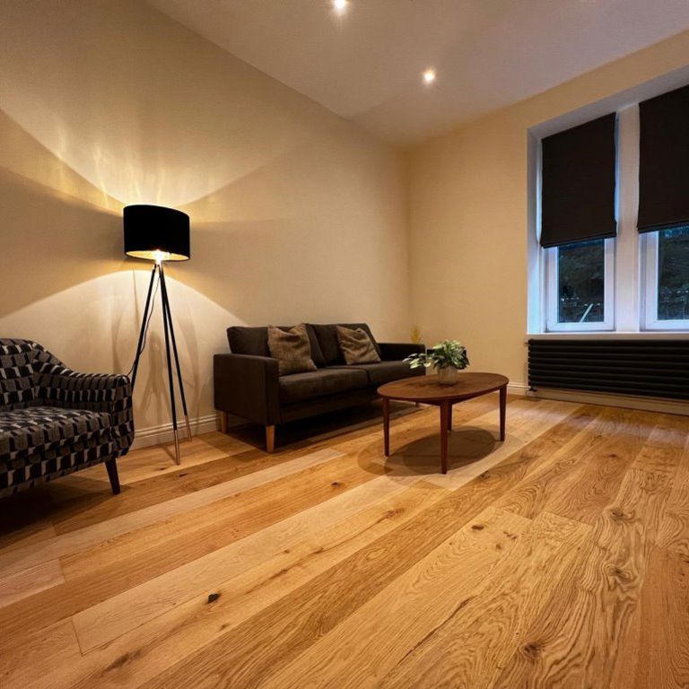 Flat Garland Place, Dundee - Photo 1