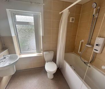 2 bedroom end of terrace house to rent - Photo 6