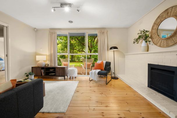 DICKSON WETLANDS ON YOUR DOORSTEP! - Photo 1